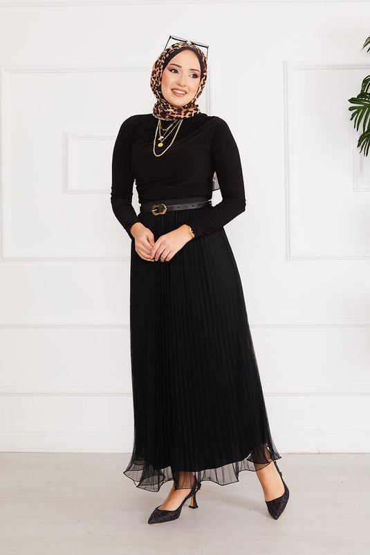 تنورة منفوشة من التول للحجاب باللون الأسود