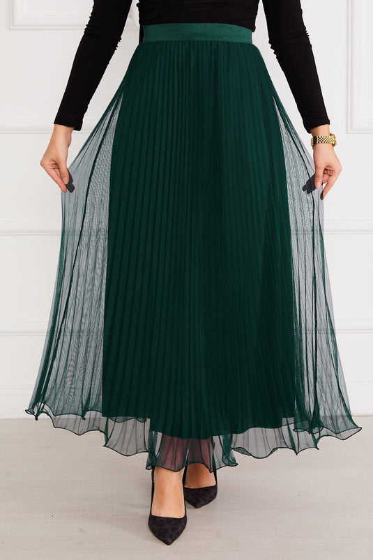 تنورة منفوشة من التول للحجاب باللون الزمردي