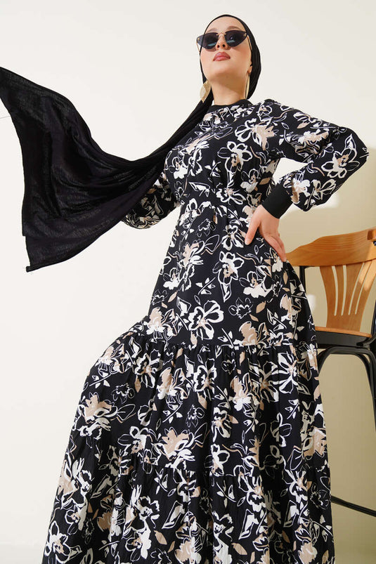 فستان أسود مطوي منقوش بالزهور