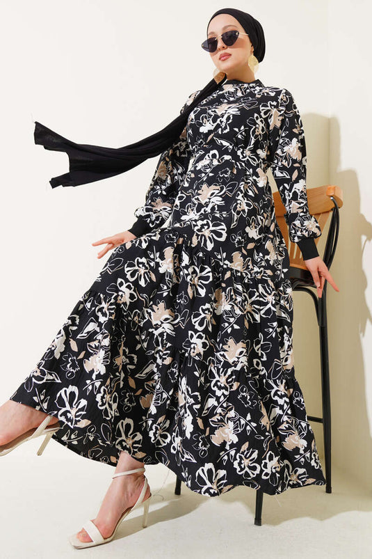 فستان أسود مطوي منقوش بالزهور