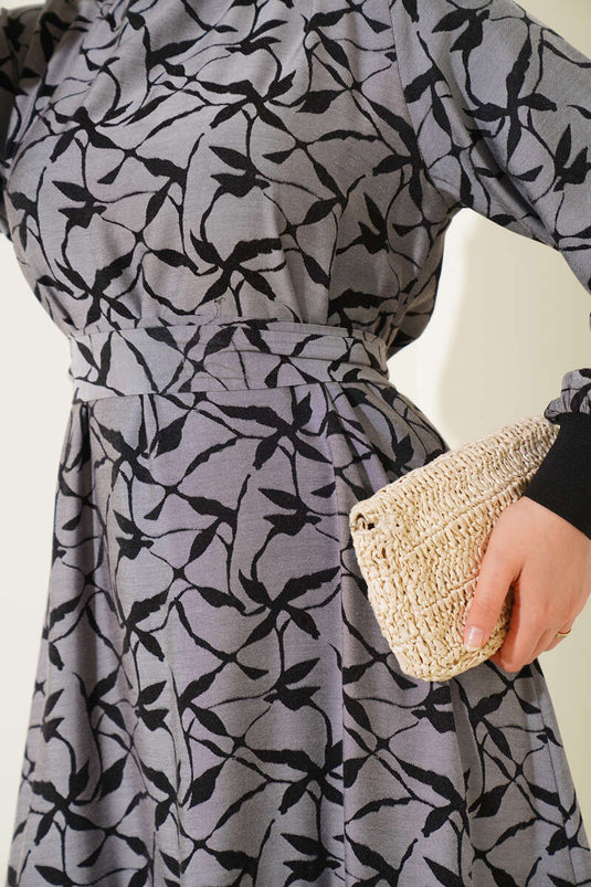 Robe plissée à jupe et manches plissées en noir