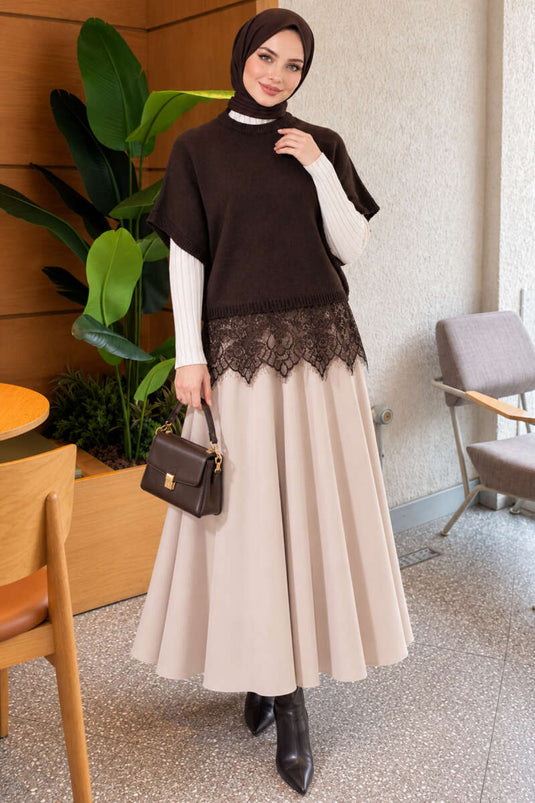 Brauner Strickpullover Mit Spitzenabschluss