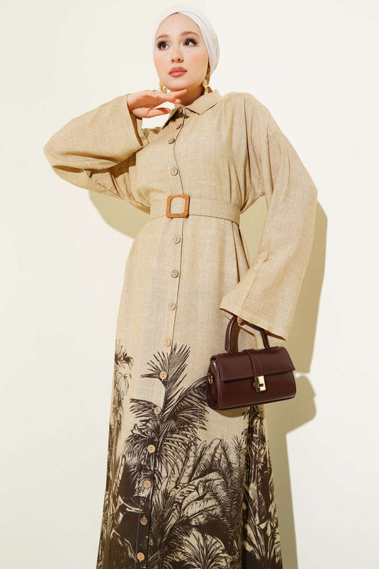 فستان بأزرار مع نمط حاشية، بني