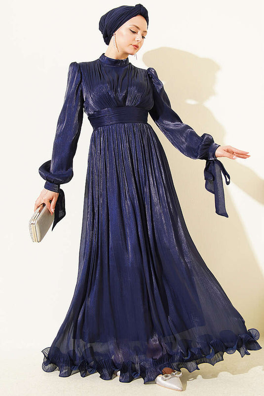 Robe de soirée bleu marine avec ourlet volanté et fronces