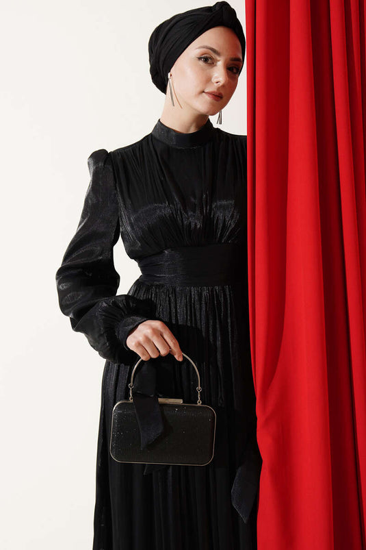 Abendkleid mit gerafftem, volanter Saum, Schwarz