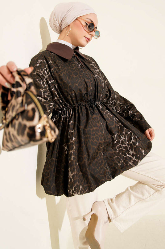 Trench-coat léopard marron avec ourlet élastique dissimulé