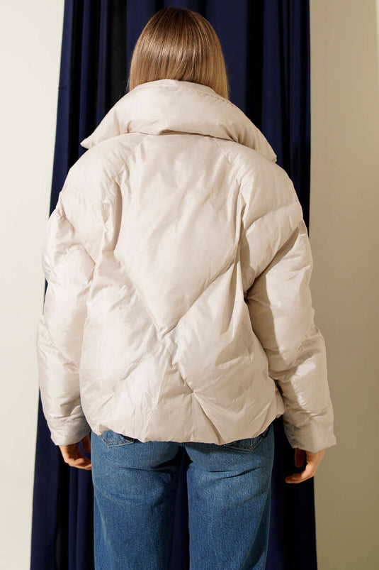 جاكيت قصير مبطن بحافة مطاطية