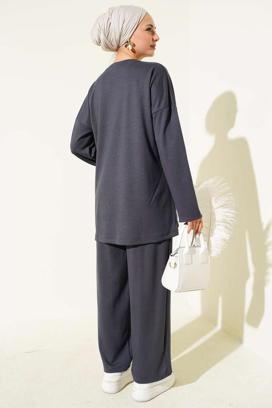 طقم لويشا من قطعتين مع حاشية نفقية باللون الدخاني