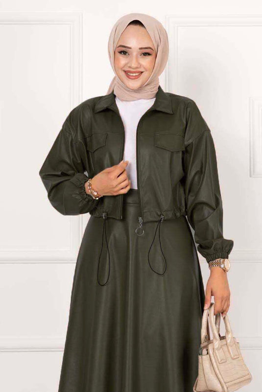 Tailleur jupe en cuir kaki