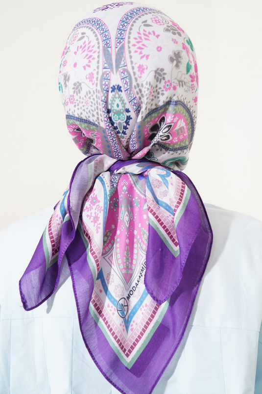 Weicher Schal mit ethnischem Blumenmuster, lila und weiß