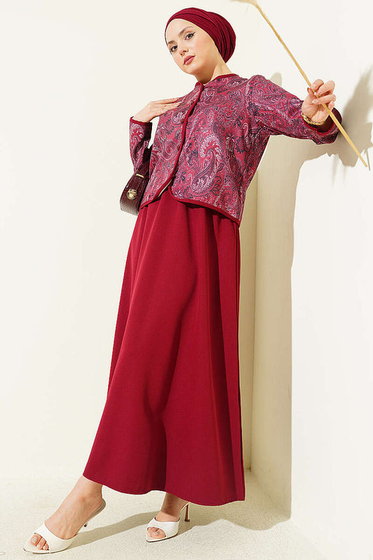 Zweiteiliger Anzug mit ethnischem Muster, Jacke und Rock, Bordeaux