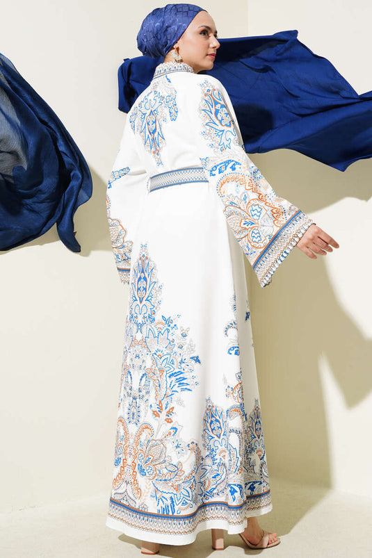 Vestido blanco con cinturón y botones con estampado étnico