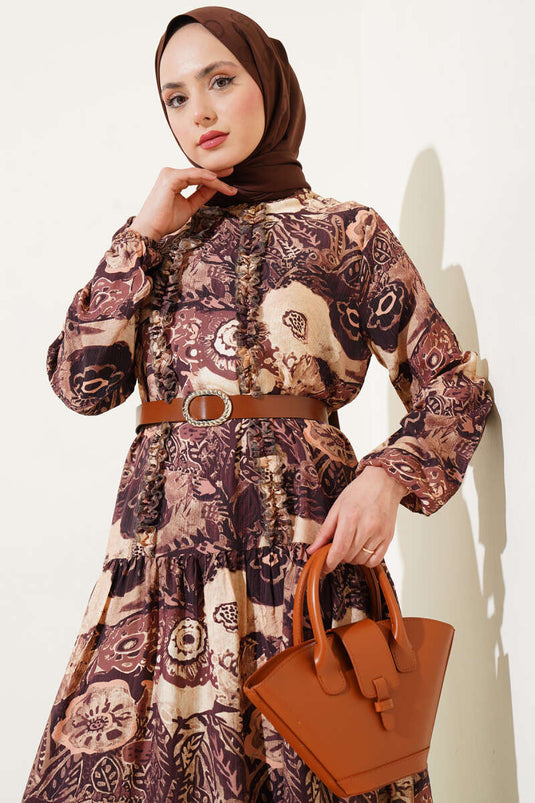 فستان بني بحزام ومنقوش عرقي