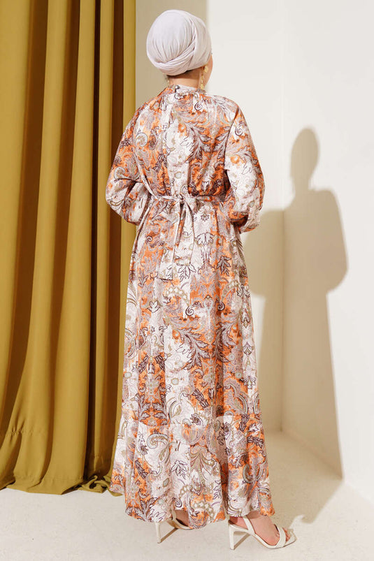 Robe en satin à ceinture et motifs ethniques moutarde
