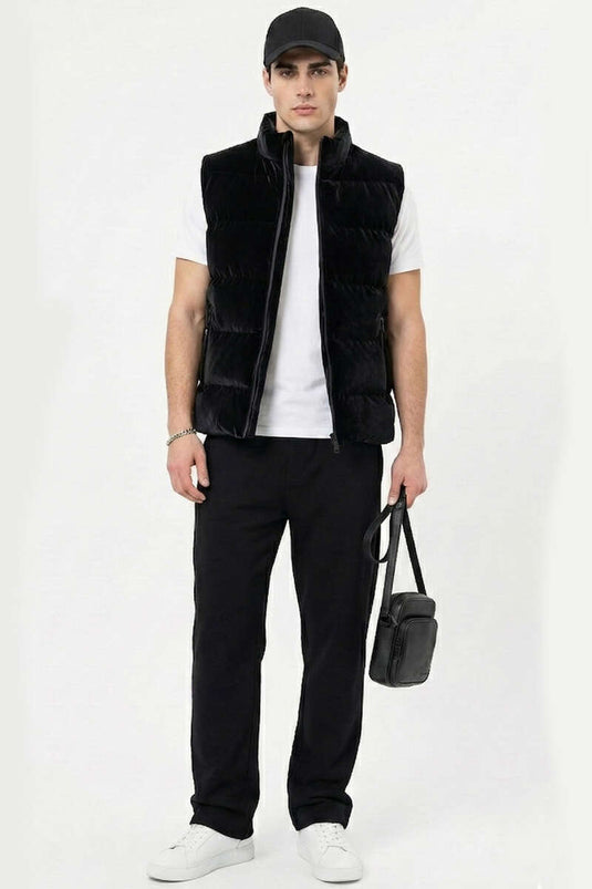 سترة رجالية مبطنة بسحاب وجيوب، لون أسود