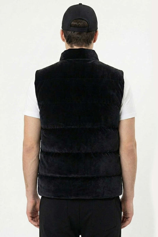 سترة رجالية مبطنة بسحاب وجيوب، لون أسود