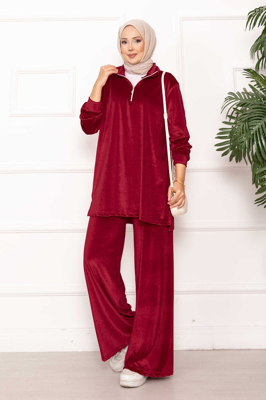 بدلة مخملية من قطعتين مع تفاصيل سحاب