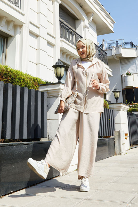 طقم من قطعتين بغطاء رأس وتفاصيل سحاب من الحجر