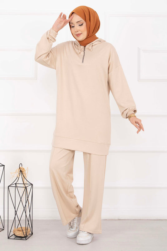 Completo coprente con cappuccio e collo con cerniera beige