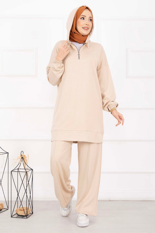 Completo coprente con cappuccio e collo con cerniera beige