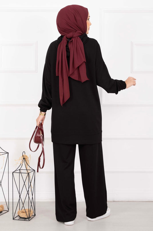 طقم محتشم بغطاء رأس وياقة بسحاب أسود