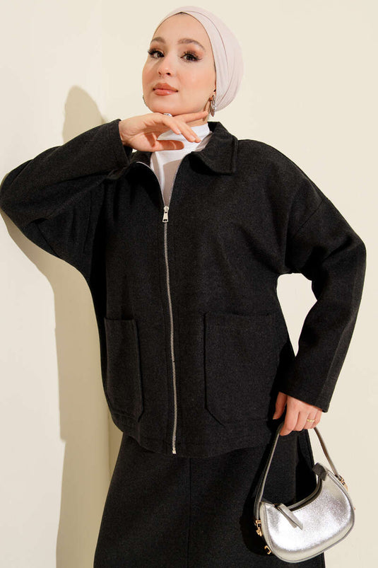 Ensemble deux pièces avec poches zippées et jupe en cachemire, gris fumé.