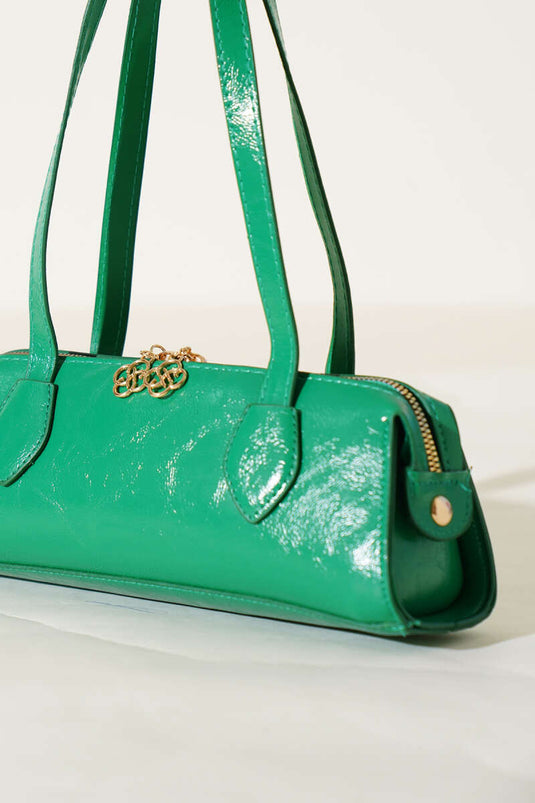 Sac rectangulaire en cuir verni vert avec fermeture éclair