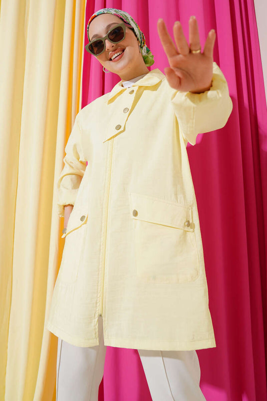 قبعة ياقة قميص بسحاب صفراء