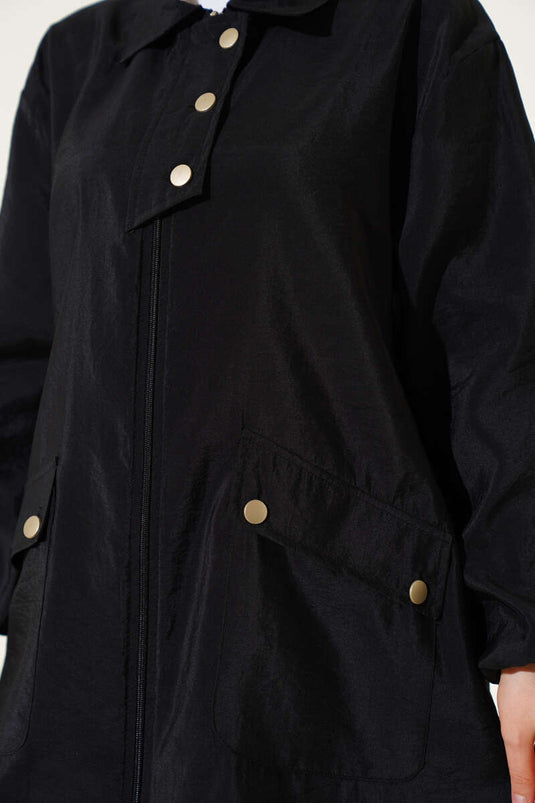 عباءة سوداء بياقة قميص وسحاب