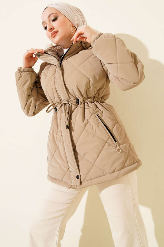 Manteau Court Matelassé Beige À Capuche Et Fermeture Éclair