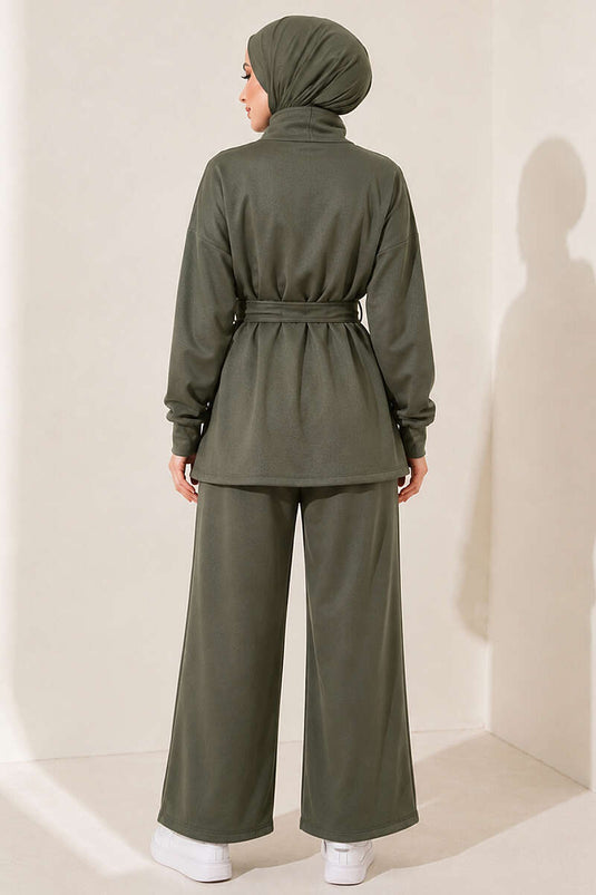 Zippiertes Zweiteiler-Set Mit Khaki-Gürtel