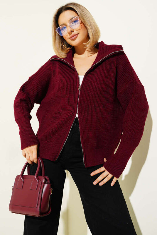 Burgunderfarbene Strickjacke mit Reißverschluss und Rippstrick
