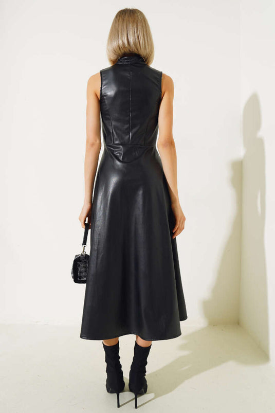 Robe en cuir noir à manches zéro zippées