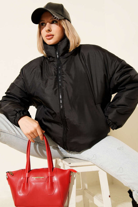 Chaqueta corta acolchada con cremallera, negra