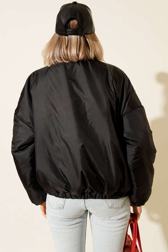 Chaqueta corta acolchada con cremallera, negra