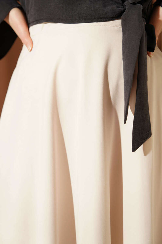 Beige Flared Skirt with Zipper Made of Tensel