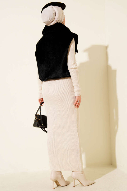 Schwarze, flauschige Kurzweste mit Reißverschlusskragen