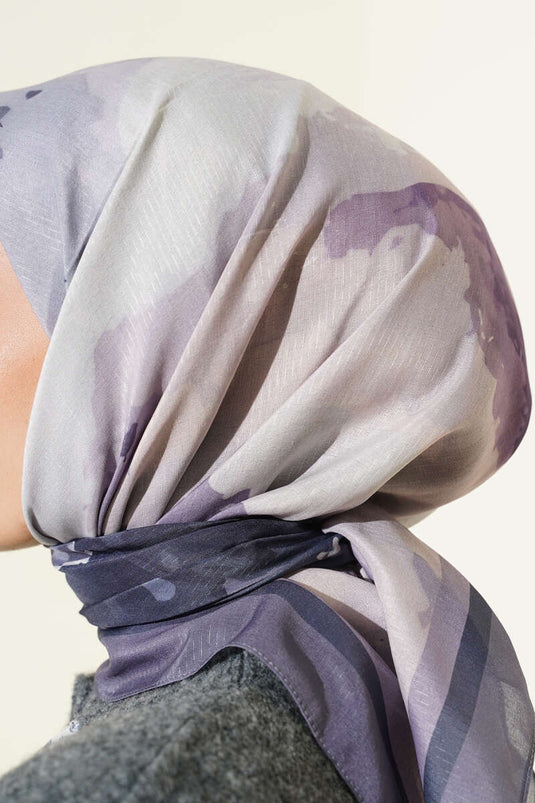 وشاح لينا بنقشة فيوري، لون رمادي دخاني