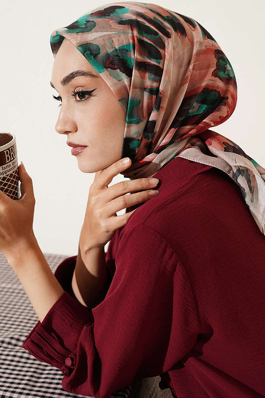 وشاح بيج بنقوش فرشاة