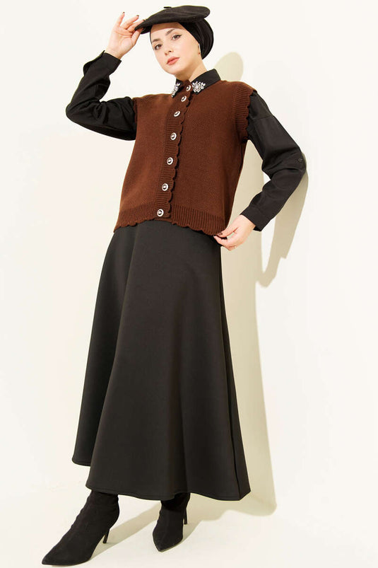 Fırfır Detaylı Düğmeli Triko Yelek Kahve