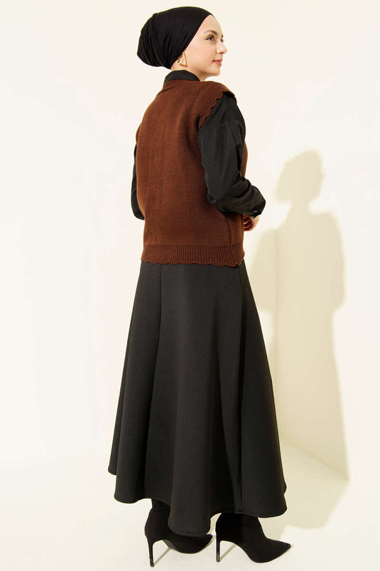 Fırfır Detaylı Düğmeli Triko Yelek Kahve