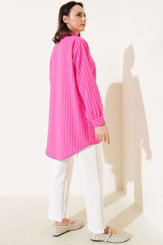 Chemise rayée fuchsia à volants et boutons en pierre