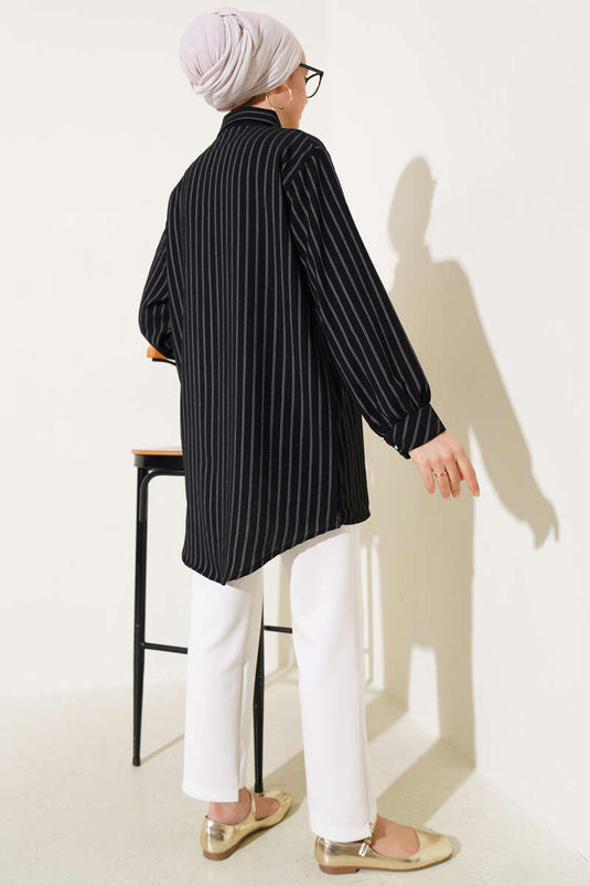 Chemise rayée noire à boutons et volants en pierre