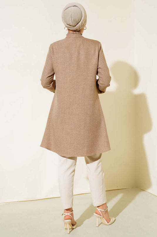 Tunique à volants détaillée Latte