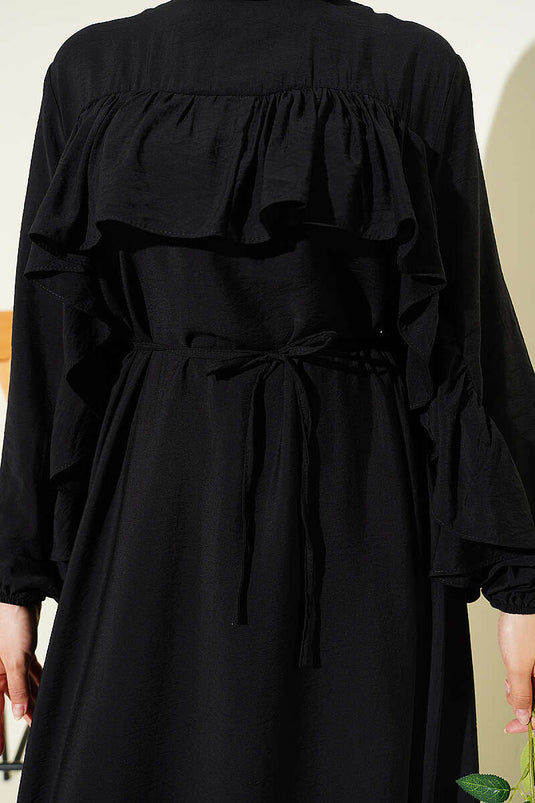 Robe noire à ceinture cordelette avec volants et bandes