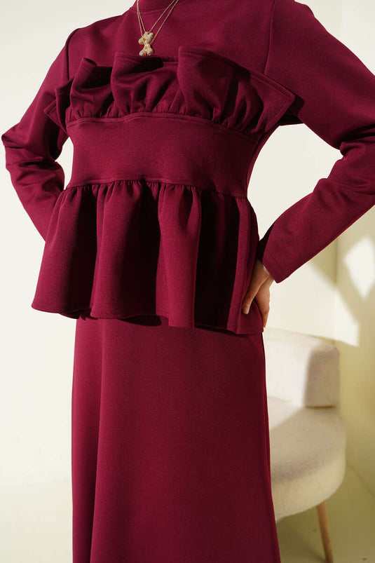 Completo doppio con gonna decorata a balze, bordeaux