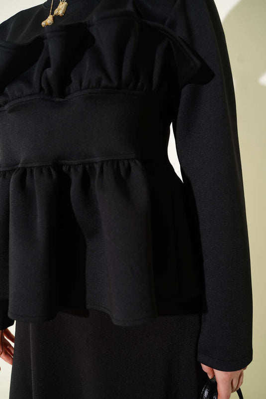 Ensemble deux pièces avec jupe ornée de volants noir