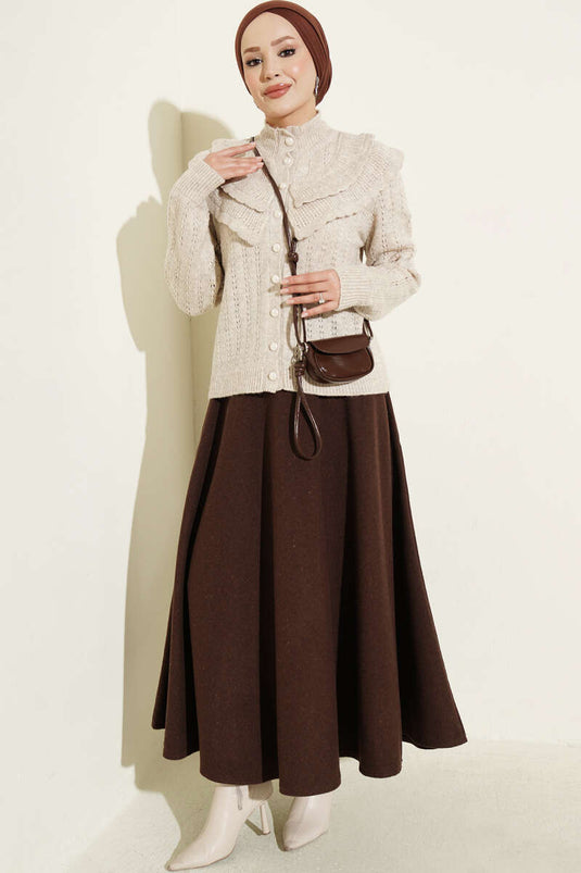 Beige Strickjacke Mit Rüschenkragen Und Knöpfen