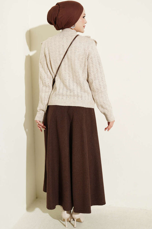 Beige Strickjacke Mit Rüschenkragen Und Knöpfen