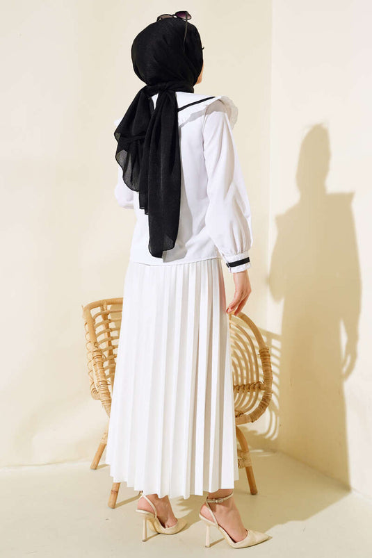 بلوزة بياقة أطفال مكشكشة باللون الأبيض